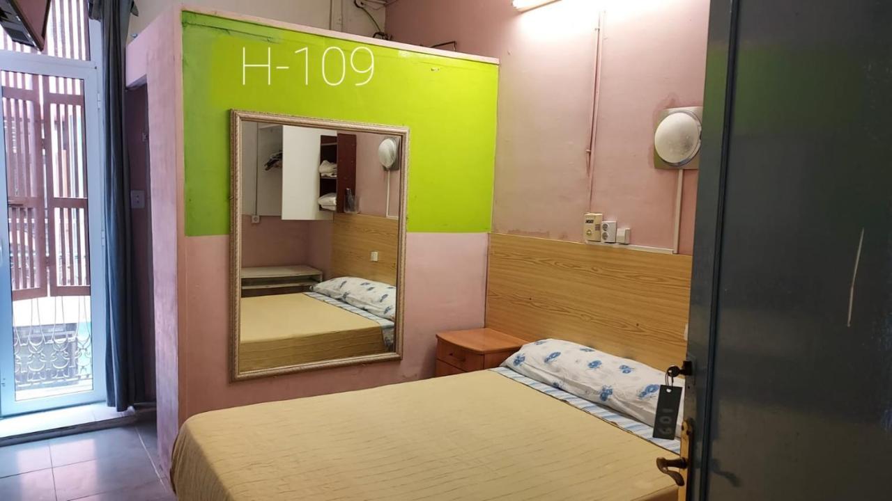 Hostel Turisol Barcelona Kültér fotó