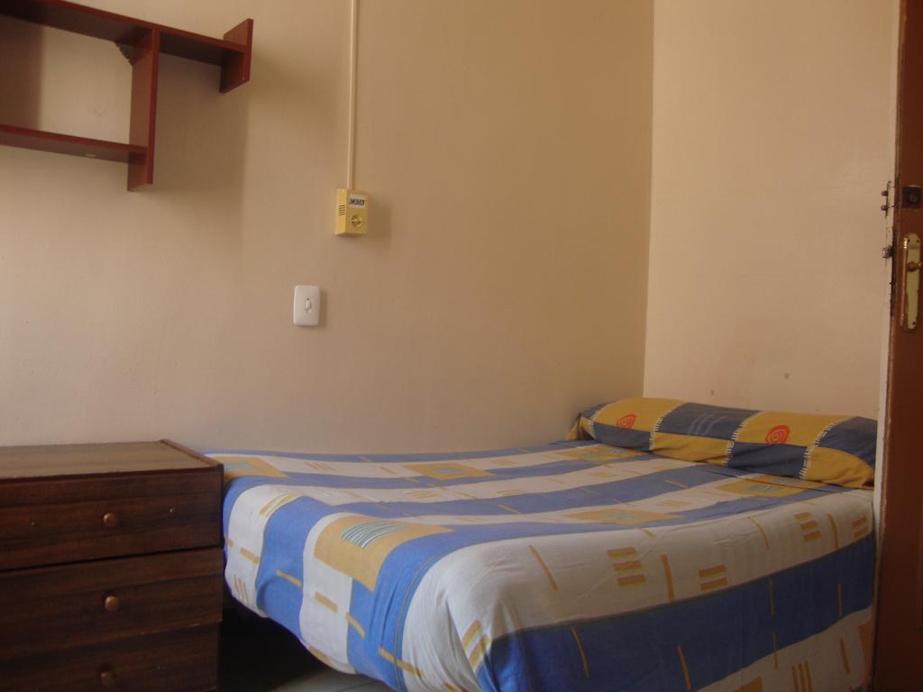 Hostel Turisol Barcelona Szoba fotó