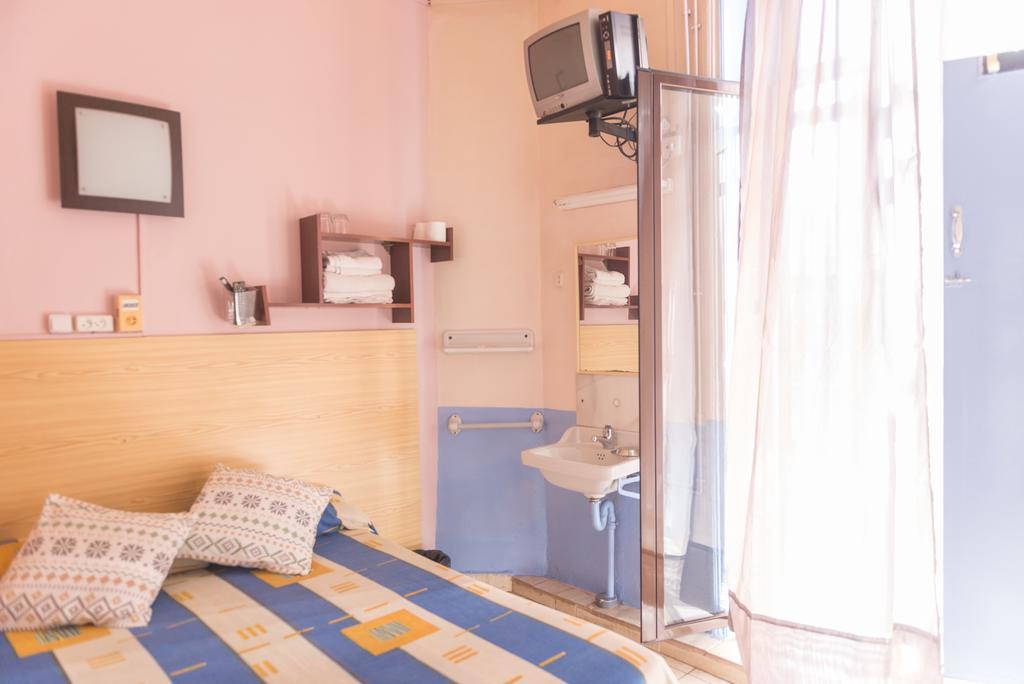Hostel Turisol Barcelona Kültér fotó