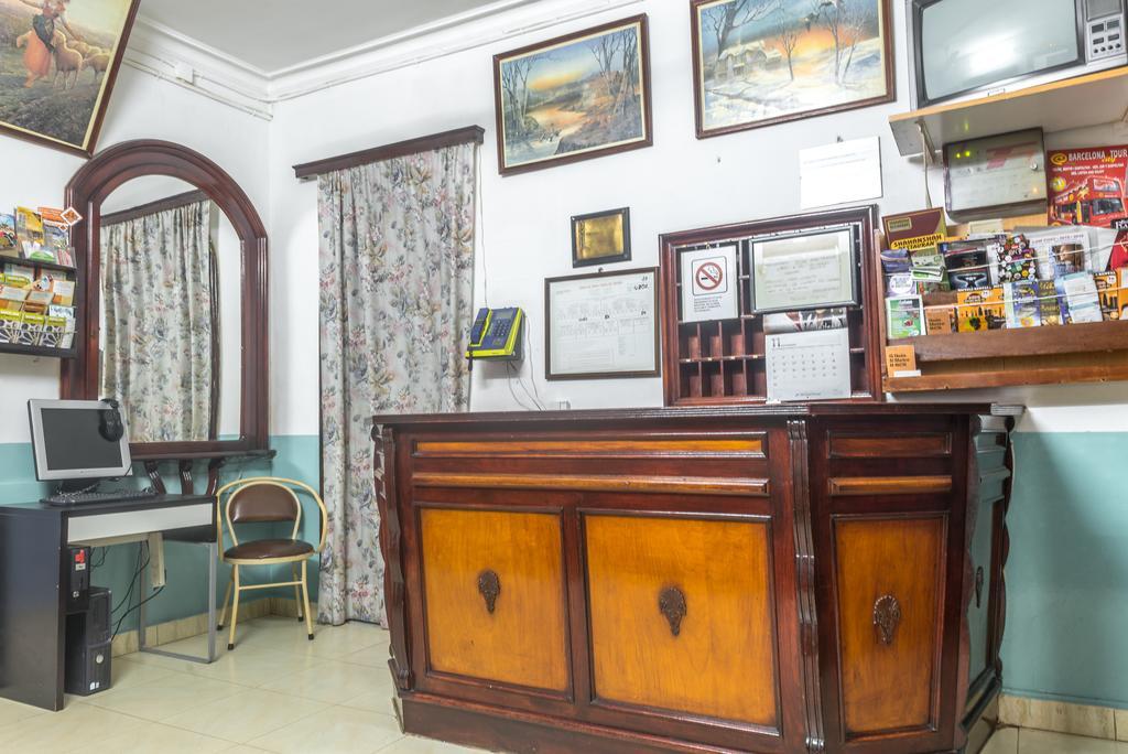 Hostel Turisol Barcelona Kültér fotó