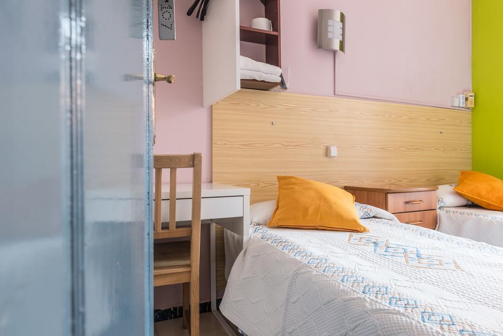 Hostel Turisol Barcelona Kültér fotó